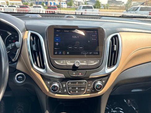 Used 2022 Chevrolet Equinox Premier AWD/4WD image 17