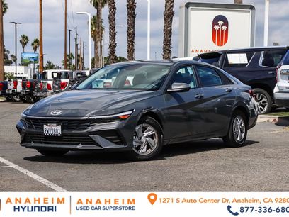 Used 2025 Hyundai Elantra SE w/ Cargo Package