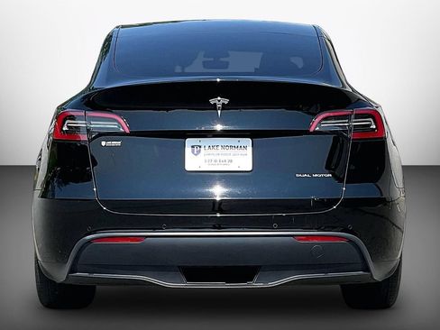 Used 2022 Tesla Model Y Long Range AWD/4WD image 7