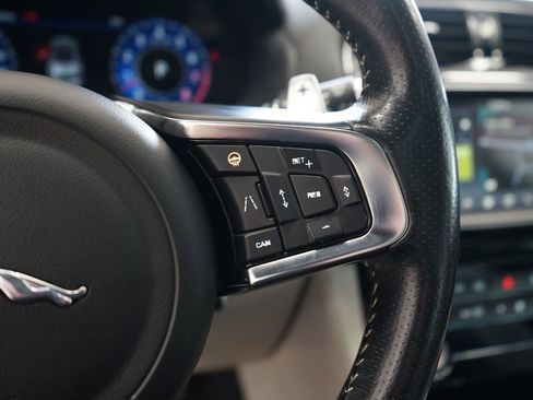 Used 2020 Jaguar F-PACE SVR AWD/4WD image 36