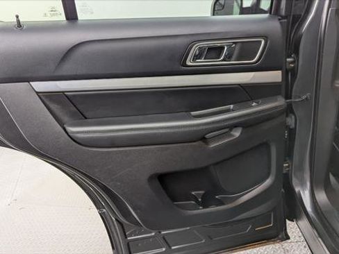 Used 2016 Ford Explorer XLT w/ Equipment Group 202A image 14