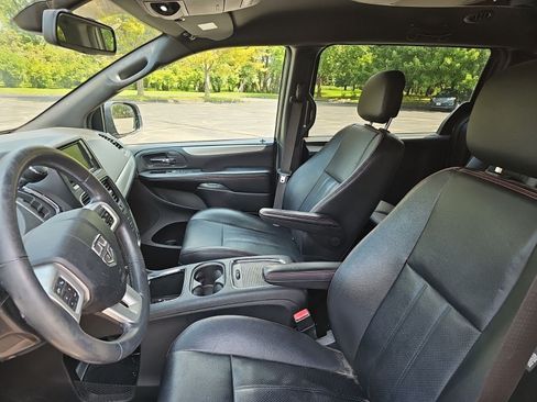 Used 2019 Dodge Grand Caravan GT FWD image 17