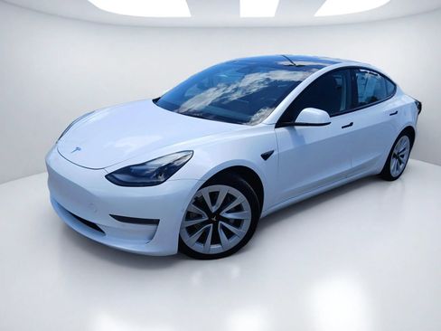 Used 2022 Tesla Model 3 Long Range AWD/4WD image 2