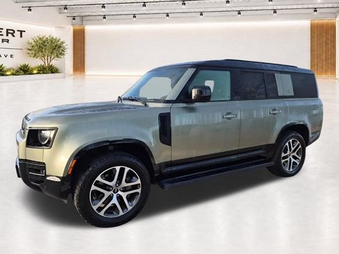 Used 2024 Land Rover Defender 130 X-Dynamic SE AWD/4WD image 4
