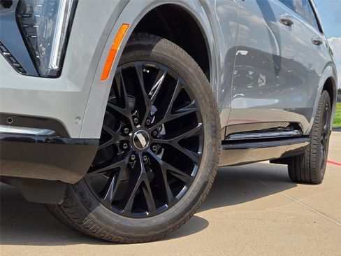 New 2026 Cadillac Escalade IQ Sport 1 w/ LPO, ONYX Package AWD/4WD image 8