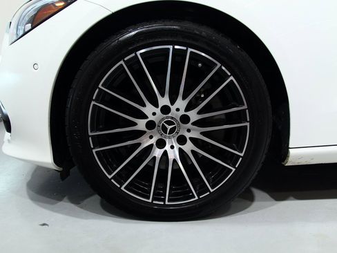 Used 2023 Mercedes-Benz C 300 Sedan image 17