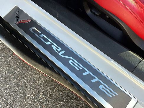 Used 2018 Chevrolet Corvette Stingray Coupe w/ 1LT RWD image 10