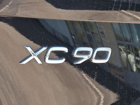 Certified 2024 Volvo XC90 T8 Ultimate w/ Protection Package Premier AWD/4WD image 30