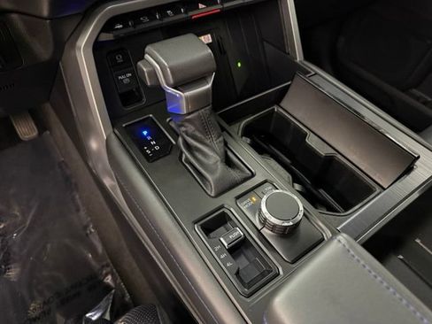 Used 2024 Toyota Tundra Platinum AWD/4WD image 16