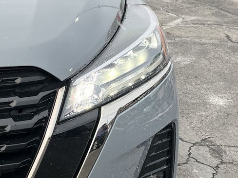 Used 2024 Nissan Kicks SR image 6