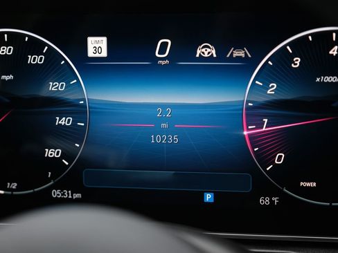 Used 2024 Mercedes-Benz CLE 300 4MATIC Coupe image 17