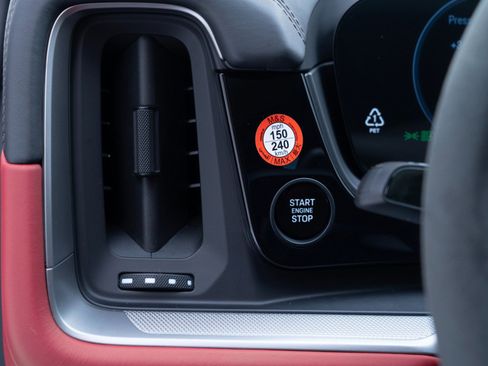 Used 2025 Porsche Cayenne GTS image 32