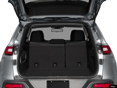 Used 2015 Jeep Cherokee Latitude w/ Comfort/Convenience Group image 10