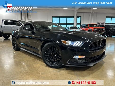 Used 2017 Ford Mustang GT RWD image 1