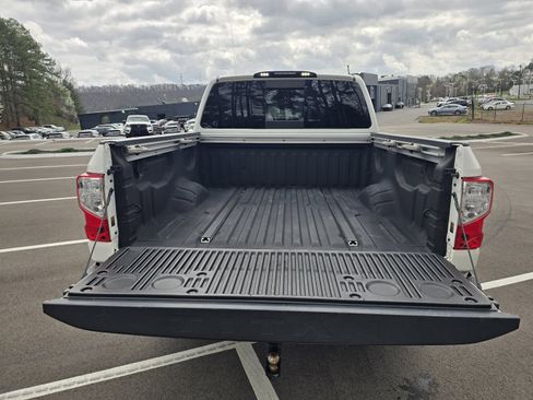 Used 2019 Nissan Titan PRO-4X w/ Pro-4x Convenience Package image 11