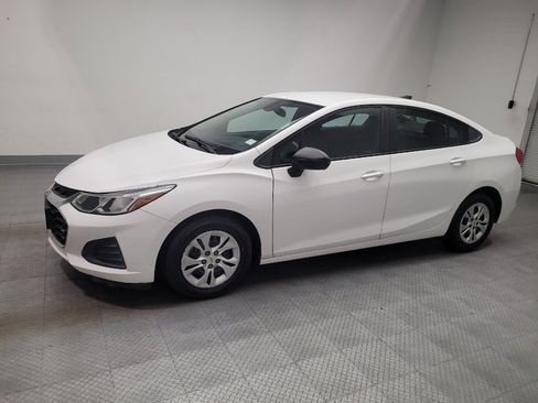 Used 2019 Chevrolet Cruze LS FWD image 2