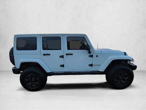Used 2018 Jeep Wrangler Unlimited Sahara image 4