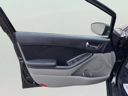Used 2015 Kia Forte LX image 11