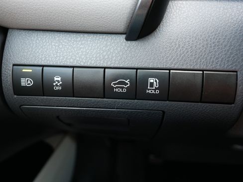 Used 2019 Toyota Camry SE FWD image 26