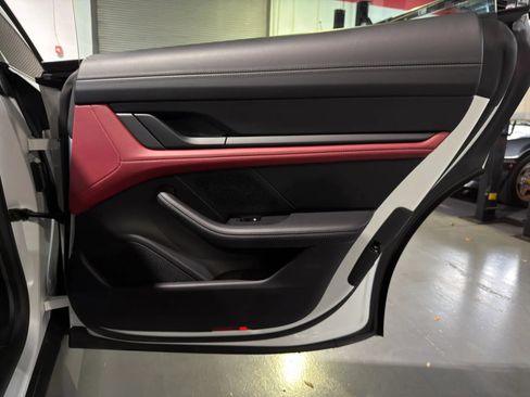 Used 2022 Porsche Taycan RWD image 54