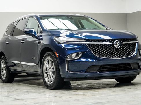 Used 2023 Buick Enclave Avenir FWD image 4
