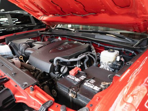 Used 2021 Toyota Tacoma TRD Off-Road image 32