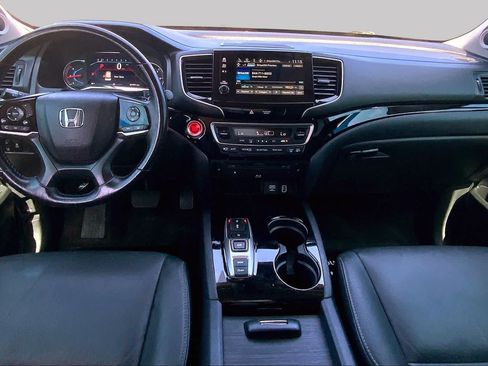 Used 2021 Honda Pilot Touring image 16