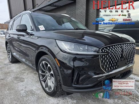 Used 2025 Lincoln Aviator Reserve w/ Illumination Package image 1