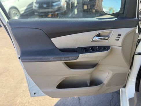 Used 2015 Honda Odyssey Touring image 9