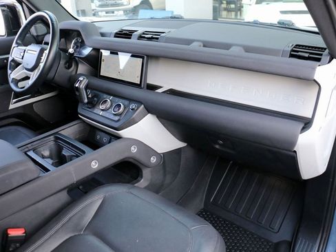 Used 2023 Land Rover Defender 110 S image 33