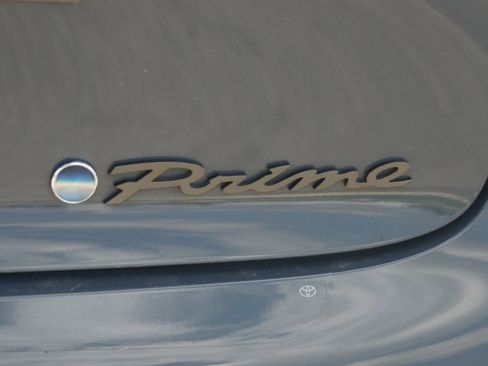 Used 2024 Toyota Prius Prime Premium w/ Advanced Technology Package FWD image 19