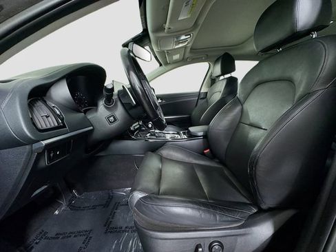 Used 2018 Kia Stinger Premium image 18