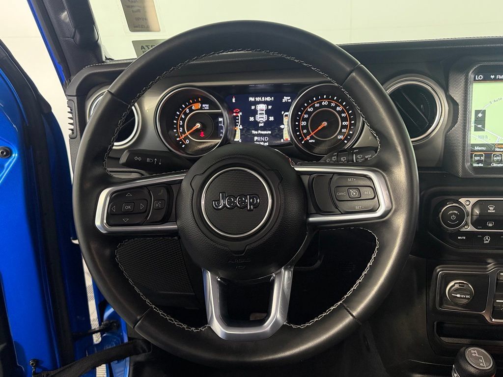 Used 2022 Jeep Wrangler Unlimited Sahara AWD/4WD image 15