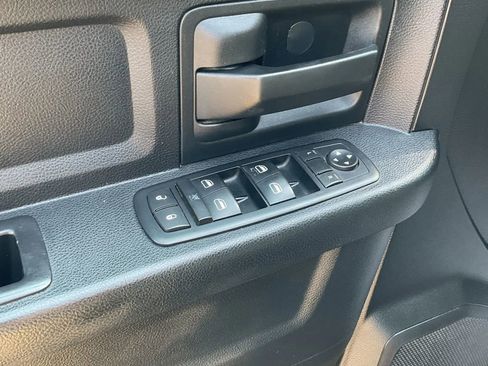 Used 2015 RAM 2500 Tradesman w/ Chrome Appearance Group image 23