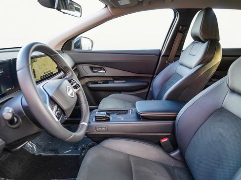 Used 2024 Nissan Ariya AWD image 21