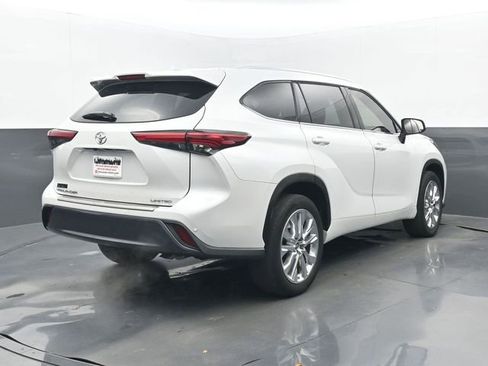 Used 2023 Toyota Highlander Limited image 6
