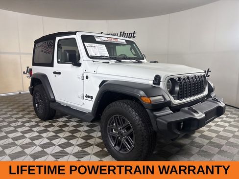 Used 2024 Jeep Wrangler Sport AWD/4WD image 4
