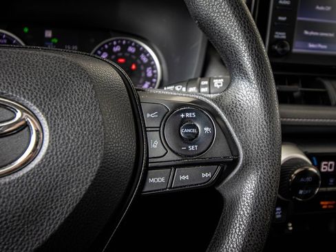 Used 2019 Toyota RAV4 XLE AWD/4WD image 35