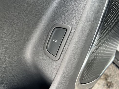 New 2026 GMC Acadia Elevation image 16