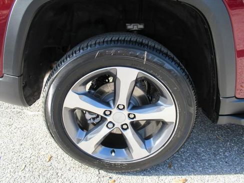 New 2026 Jeep Grand Cherokee Limited RWD image 8