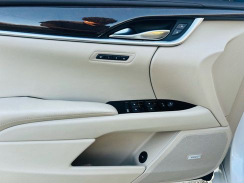 Used 2016 Cadillac XTS Luxury w/ Driver Awareness Package image 19