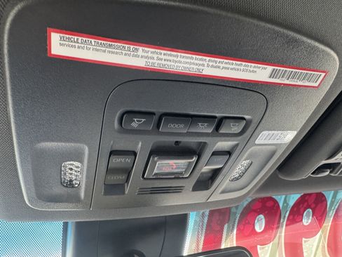 Used 2022 Toyota Avalon XSE image 30