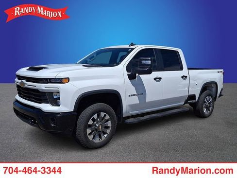 Used 2024 Chevrolet Silverado 2500 Custom w/ Custom Value Package image 1