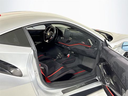 Used 2019 Ferrari 488 Pista Coupe image 28