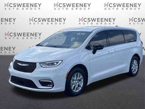 New 2026 Chrysler Pacifica Select image 7