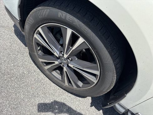 Used 2017 Nissan Pathfinder Platinum AWD/4WD image 17