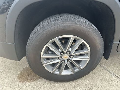 Used 2023 Chevrolet Traverse LT FWD image 47