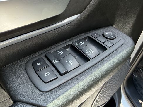 Used 2022 RAM 1500 Big Horn w/ Night Edition AWD/4WD image 14