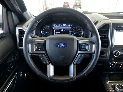 Used 2019 Ford Expedition XLT w/ Equipment Group 202A AWD/4WD image 19