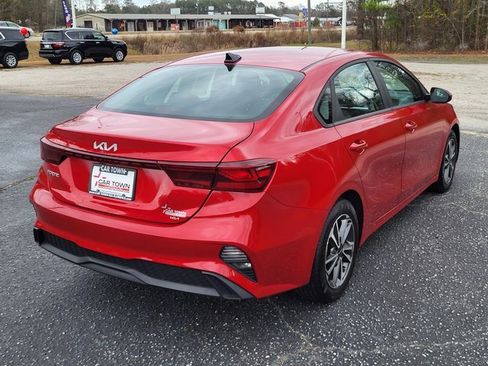 Used 2023 Kia Forte LXS image 2